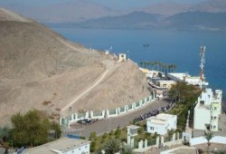 الانقلاب يغلق معبر رفح في وجه الفلسطينيين.. ويستقبل 30 ألف سائح إسرائيلي