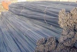 تراجع إنتاج الحديد بسبب أزمات الغاز والدولار