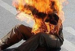 فشل الانقلاب: انتحار سائق حرقًا بسبب ضيق المعيشة