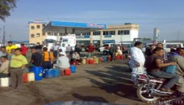 استمرار لفشل الانقلاب .. مدير "تموين" الانقلاب  بشمال سيناء لا يوجد رصيد من  الوقود