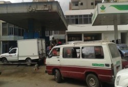 اختفاء بنزين 80 من محطات الوقود بالشرقية