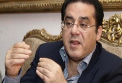 أيمن نور ساخراً : الرئيس مرسي شمر أكمامه و استعرض عضلاته