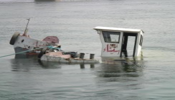 نشطاء يسخرون من تسرب الفوسفات: هو السيسي كان بيستحمى في النيل