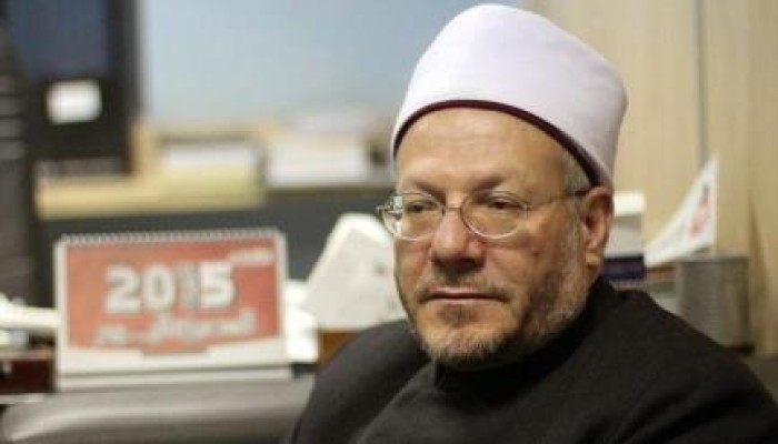 بالفيديو.. مصرية تهاجم"مفتي الانقلاب" في هولندا: منك لله