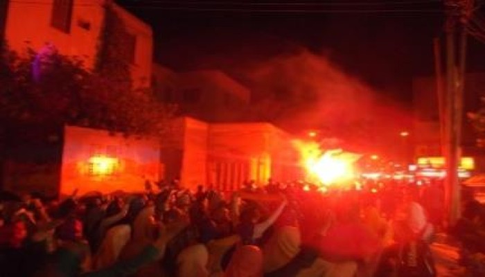 مسيرة ليلية حاشدة لثوار "دمنهور" رفضًا لحكم حبس الرئيس الشرعي