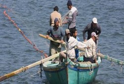 بتهمة اختراقهم المياه الإقليمية: الحبس عامين لـ 29 صيادا مصريا بالسودان