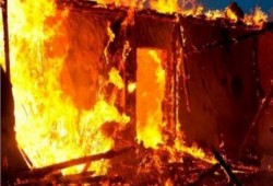 النيران تلتهم منطقة تجارية بالإسكندرية