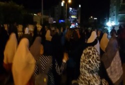 مسيرة ليلية بالعاشر من رمضان تحيي صمود الرئيس