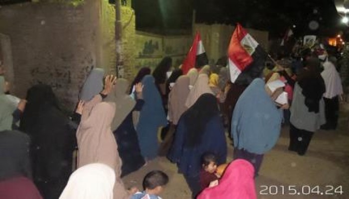 مسيرة ليلية بقرية السعديين بالشرقية تحيي صمود الرئيس