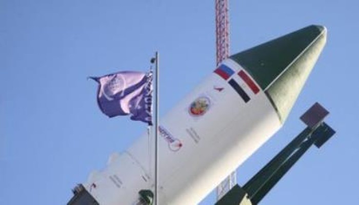 تعليقا على "إيجيبت سات".. نشطاء: القمر المصري خد الفلوس وخلع