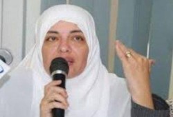 عزة الجرف: غباء "قائد الانقلاب".. يمدد حالة الطوارئ ويحتفل بسيناء!