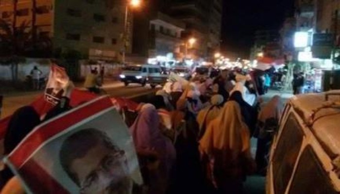 مسيرة ليلية مناهضة للانقلا العسكري لثوار ديرب نجم بالشرقية