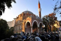 رئيس وزراء بلغاريا: الهجرة ستحول بلادنا إلى "دولة مسلمة"!