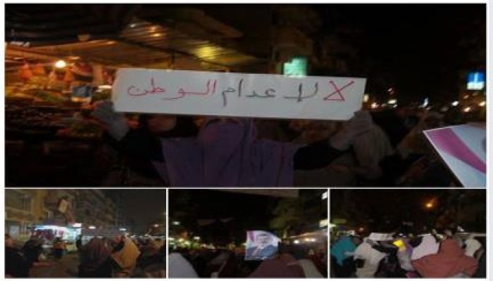 ثوار الإسكندرية يطالبون بعودة الشرعية