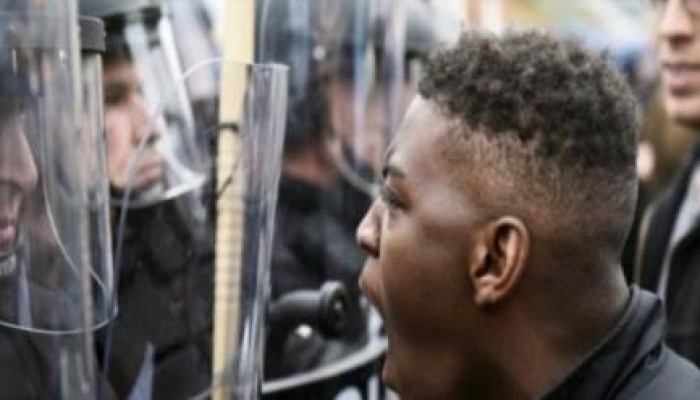 طلب داخلية الانقلاب للشرطة الأمريكية بالرفق مع المتظاهرين يثير سخرية النشطاء