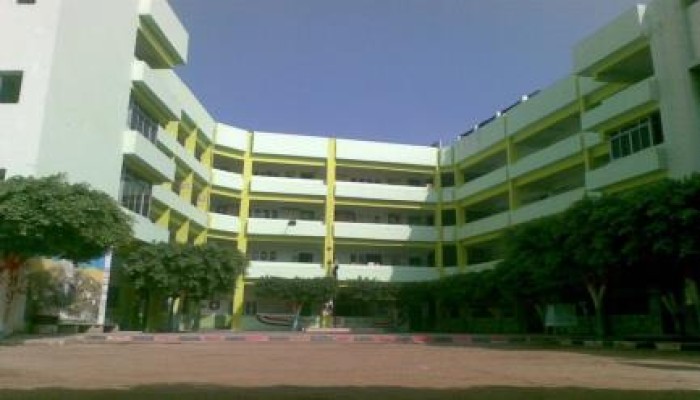 إيقاف معلمين بمدارس الجيل المسلم رفضوا ترديد "يحيا السيسي" بطابور الصباح