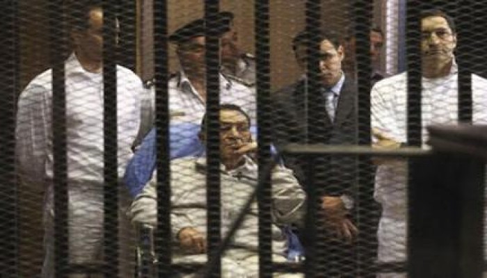 النطق بالحكم على "مبارك" ونجليه بقضية قصور الرئاسة 9 مايو