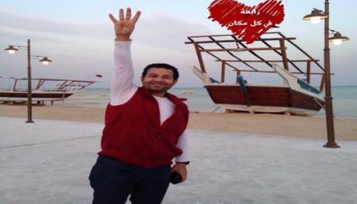 الإعلامي أيمن عزام يرد علي عمرو عبد الهادي : انزلوا لارض الواقع