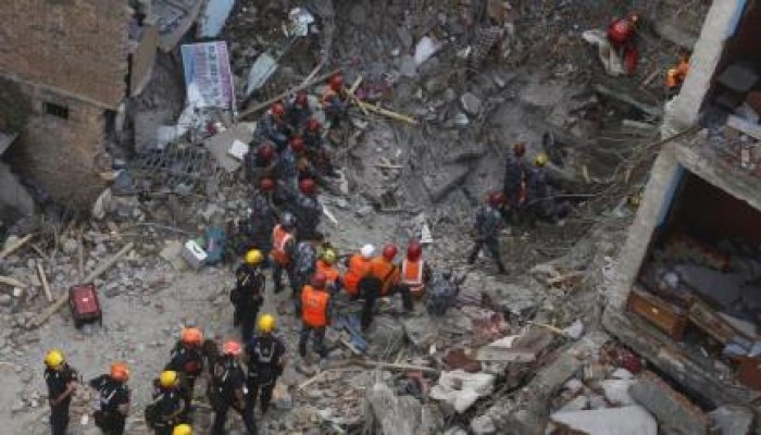 زلزال نيبال : 6200 قتيل وملايين المشردين
