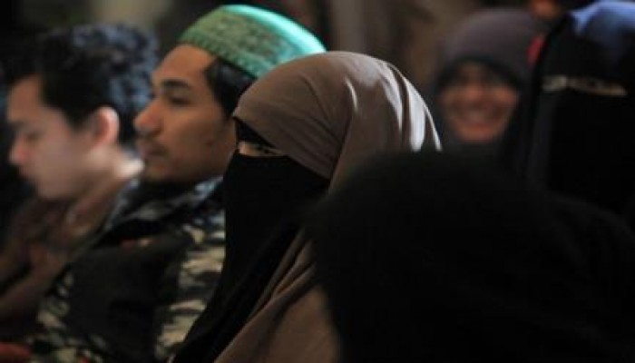 الكونغو تمنع ارتداء النقاب والمبيت في المساجد