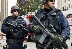 مقتل مسلحين حاولا منع مسابقة لرسم "الرسول"  صلى الله عليه وسلم بأمريكا