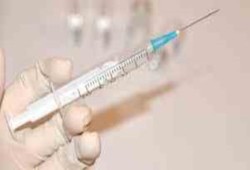 استمراراً للإهمال..إصابة طفل بالعمى إثر حقنه بالخطأ في المنيا