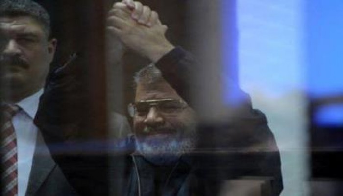تأجيل محاكمة الرئيس مرسي و10 آخرين بهزلية التخابر إلى الغد