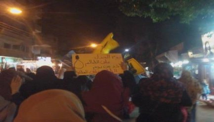 مسيرة ليلية بمدينة بني سويف تهتف بالقصاص لدماء الشهداء