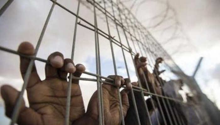 بالأسماء.. 9 ضباط دهسوا مصاحف ومتعلقات معتقلين بطره