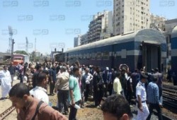 بالصور.. توقف حركة القطارات بالإسكندرية