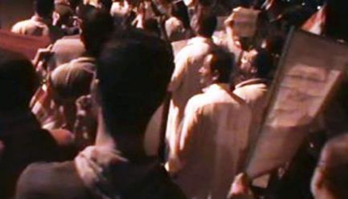 ثوار أجا يواصلون حراكهم الثوري بمسيرة ليلية