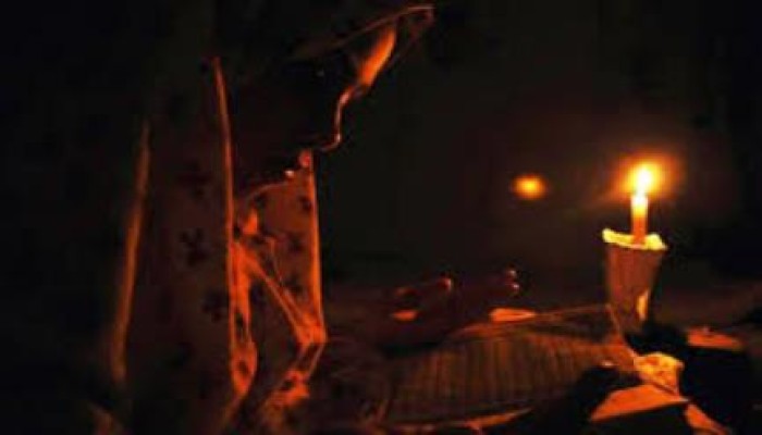 غضب عارم بين السوهاجيين بسبب انقطاع الكهرباء