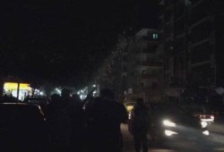 وقفة في الظلام بأكبر شوارع أسيوط تندد بالانقلاب