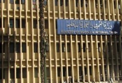 حريق هائل بمبنى وزارة التموين ومحاولة لإخراج وزير الانقلاب