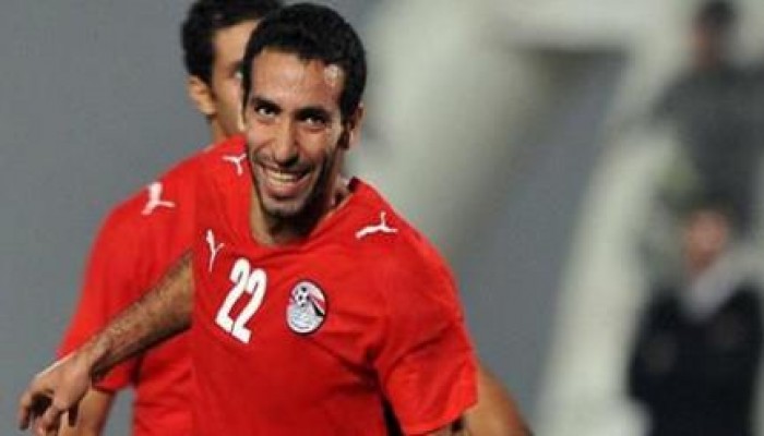 نجل مأمور كرداسة دافع عن أبو تريكة.. فقطعوا عنه مكالمة على الهواء