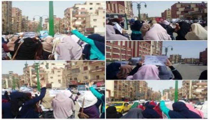 مسيرة بالشماريخ لطالبات ضد الانقلاب بأسيوط