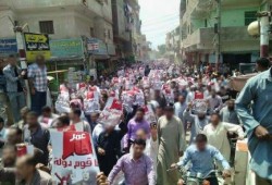 بالصور ... الالاف  يشاركون في تشييع جثمان الدكتور فريد إسماعيل