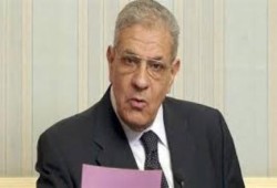 محلب يهرب من معارضي الانقلاب بعد اعتراضهم لموكبه بفرنسا