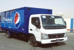 اعتصام سائقي بيبسى بالغربية احتجاجًا على فسخ تعاقداتهم