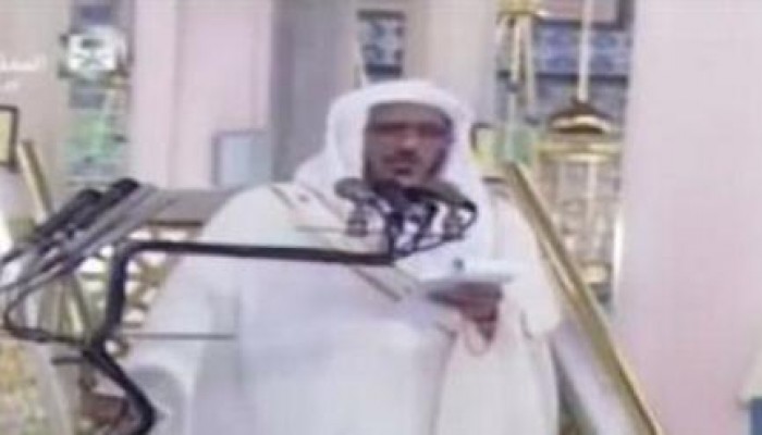 إمام المسجد النبوي يصف "نظام الانقلاب ونظام بشار" بأنصاف الرجال.. في خطبة الجمعة