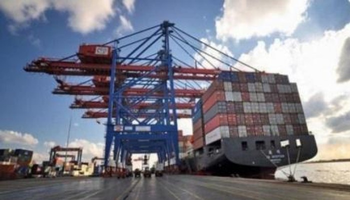 خازوق اقتصادي: انخفاض صادرات مصر غير البترولية في أول 4 أشهر من 2015 بنسبة 21%