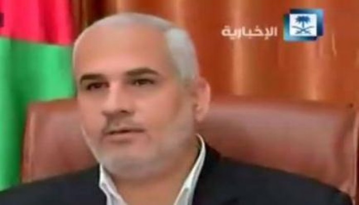 التلفزيون السعودي يعرض تقريرا يستنكر أحكام هزلية الرئيس مرسي (فيديو)