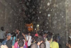 مسيرة ليلية لشباب أبو حماد تندد بإعدام الابرياء