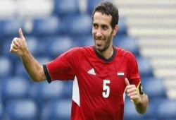 أبوتريكة يغرد مجددًا للرد على صحيفة تتهمه بدعم "الإرهاب"