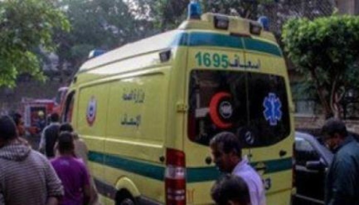 مصرع 2 في تصادم سيارة إسعاف بسيارة ميكروباص