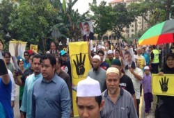 ماليزيا : وقفة حاشدة امام السفارة المصرية احتجاجا على أحكام الإعدام وبيان من الأحزاب