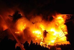 قسم العجوزة يشتعل وإخراج المساجين منه