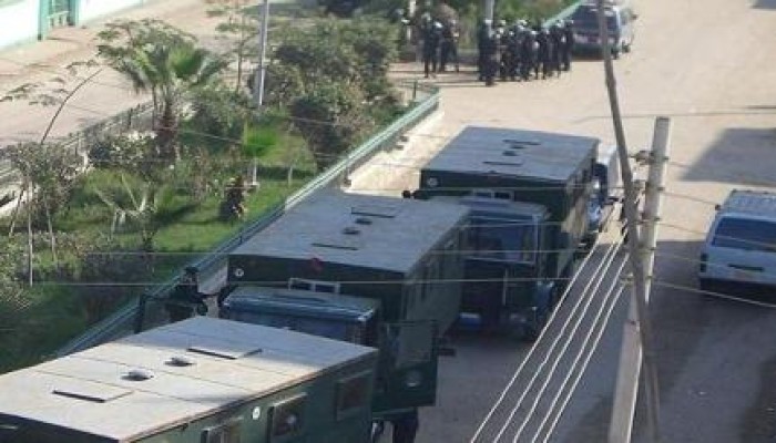إصابة 12 مجندا في انقلاب سيارة تقلهم بأسوان