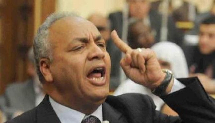 بعد رفض رئيس البرلمان الألماني استقبال الخائن السيسي "بقري" يصفه " بالجاهل والعبيط"