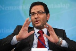 شقيق الخبير الافتصادي "عبد الله شحاتة" يروي معاناة أخيه بسجن العقرب